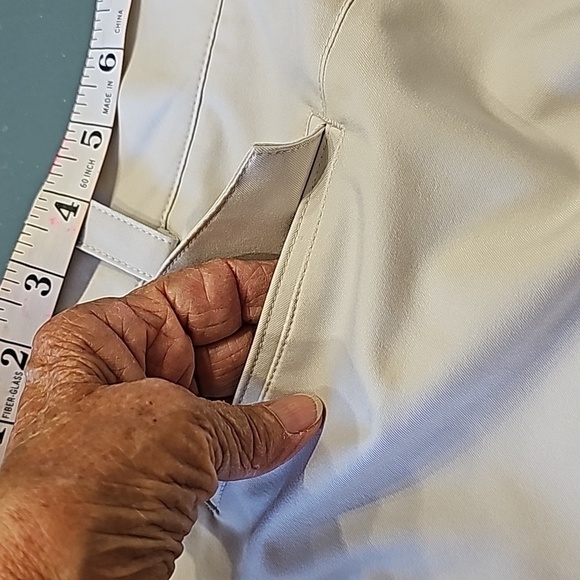 Off White Straight Leg Capri Pants for Effortless Style - Picture 7 of 15